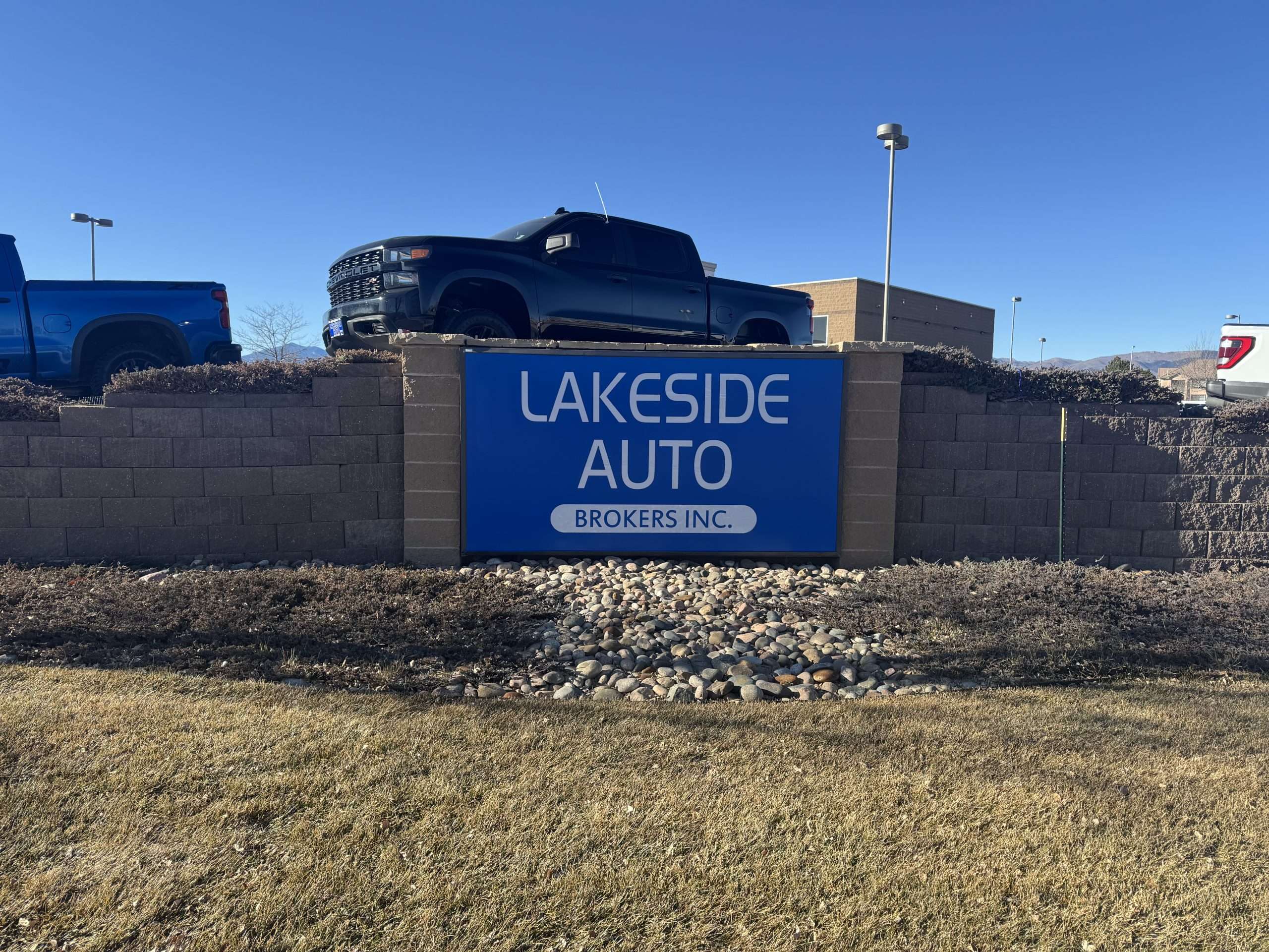 Lakeside Auto Multi-Sign Installation